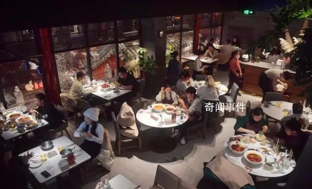 北京多家餐館再現(xiàn)排隊(duì)等位 業(yè)內(nèi)預(yù)計(jì)元旦客流將持續(xù)回升
