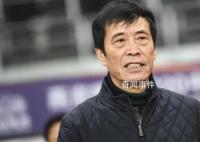 曝陳戌源跟隊時每晚都有人陪他打牌 足協內部都知道他這情況