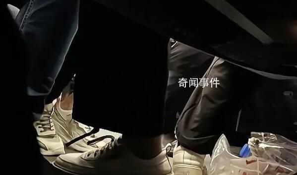 務工媽媽躺火車座下7小時返鄉過年 實在是令人心酸