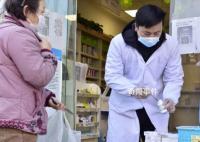 民間送藥人在缺藥的寒冬奔走 我手上還有藥不去送的話我做不到
