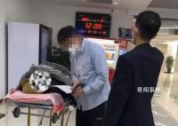 天津回應老人躺擔架賣房:有上門服務