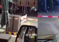 南京一救護車要進廠救人保安不放行 要問領導我沒權利開門