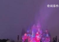 上海迪士尼限定煙花秀被大霧籠罩 變成灰蒙蒙的