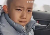南方小朋友看到雪后非要打包帶走 真的是讓人忍俊不禁