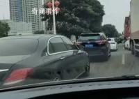 海南自駕游:3個小時挪了300米