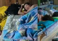 女子回娘家24人睡一屋 吃飯用盆裝