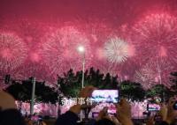 汕頭煙花秀:絢爛焰火引市民歡呼