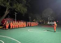 地震后有游客連夜離開瀘定