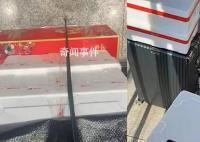 丹東站幾乎每人都拎著泡沫箱子 裝的是當(dāng)?shù)靥厣a(chǎn)品草莓