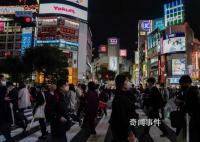 日本單月新冠死亡數超過1萬 當天的新增感染者為54843人