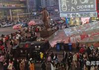女子旅游躲酒店吃2天外賣:人太多