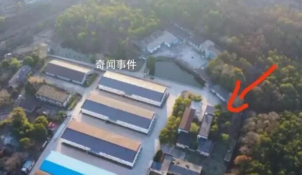 航拍胡鑫宇遺體發(fā)現(xiàn)地全貌 遺體在學(xué)校后山糧庫找到