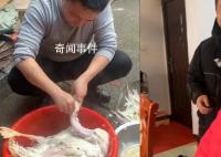 男子從養鵝開始給老婆做羽絨服 共耗時185天