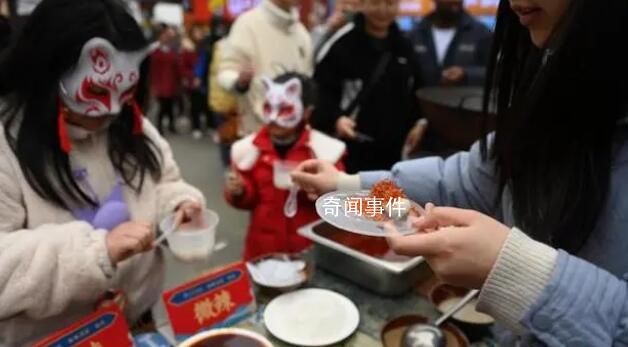 元宵節重慶現“麻辣湯圓” 市民游客可以免費領取