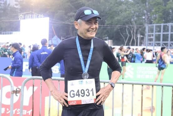 67歲周潤發參加10公里馬拉松賽 是排名前20%的完賽選手