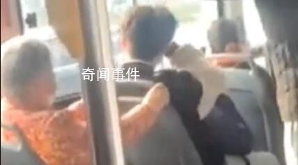 老人疑因男生公交上未讓座將其罵哭 目擊者：之前還動手打人