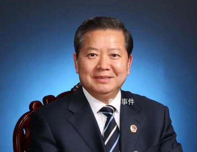 人大代表談中傳碩士在火鍋店當保潔 建議大學(xué)生樹立先就業(yè)再擇業(yè)就業(yè)觀