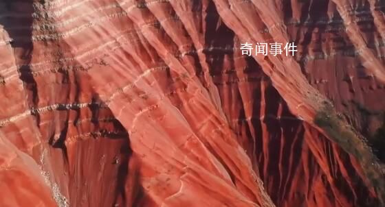 航拍三門峽丹霞地貌似紅浪滾滾 氣勢磅礴