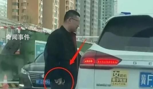 警方:掏手銬威脅人男子系網(wǎng)約車司機(jī)