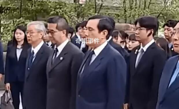馬英九到重慶張自忠墓敬獻(xiàn)花圈 張將軍的孫子張慶成陪同