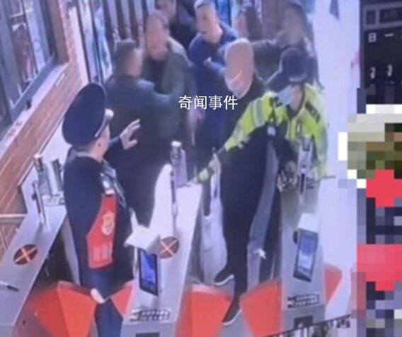 安徽一中學兩男生與保安起沖突 警方已介入