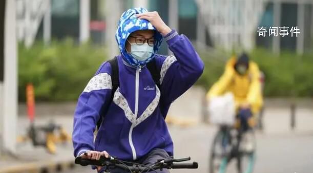 北京天空出現"藍太陽" 這是因為北京正遭受著沙塵天氣