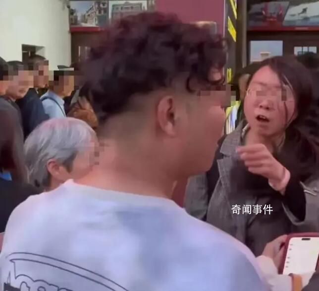 排錯隊后平移到另一隊算不算插隊 你覺得她們算插隊嗎