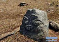天山巨型臉譜之謎 揭秘新疆古代的原始宗教信仰