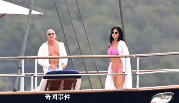 貝佐斯5億美元豪華游艇出海