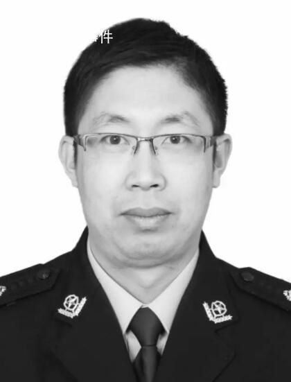 48歲交警被拖行700余米犧牲 致其嚴重受傷全力搶救無效