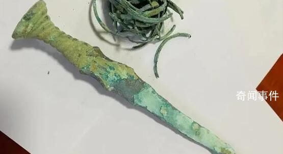 男子路邊花5600元買到戰(zhàn)國青銅劍 收藏一年多后思想發(fā)生了變化