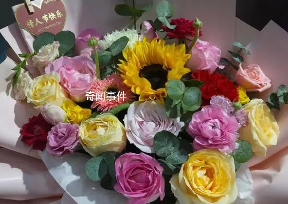 你還記得和另一半初次見面的場景嗎 聽聽他們相遇的故事