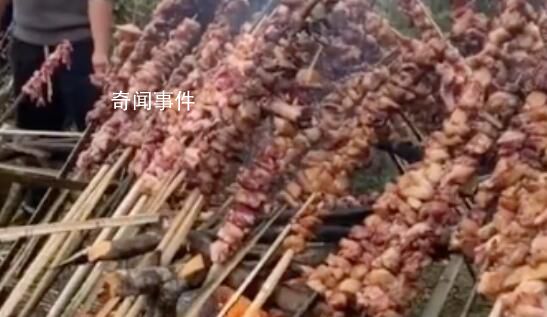 廣西燒烤竹簽長1米8 這種燒烤主要是宴請客人擺酒席的時候才會做