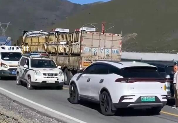 川藏線一SUV逆行擋救護車生命通道 總有不守規矩的人出現