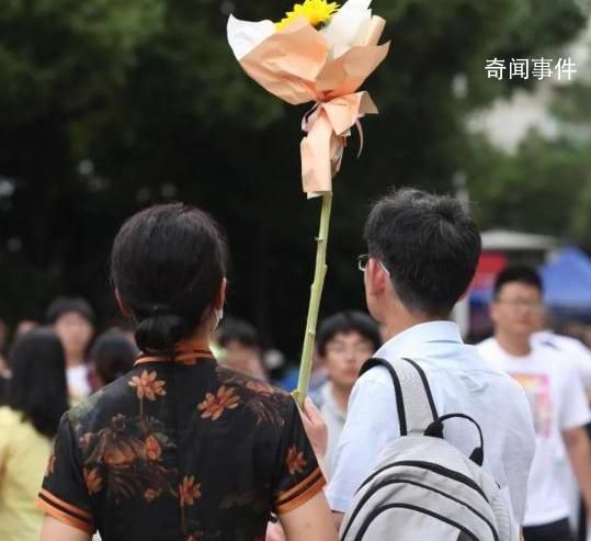 考點(diǎn)聽力設(shè)備故障 僅對(duì)部分考生重播