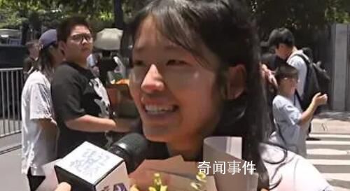 女生走出考場面對鏡頭背勞動法 并表示是替網友說的