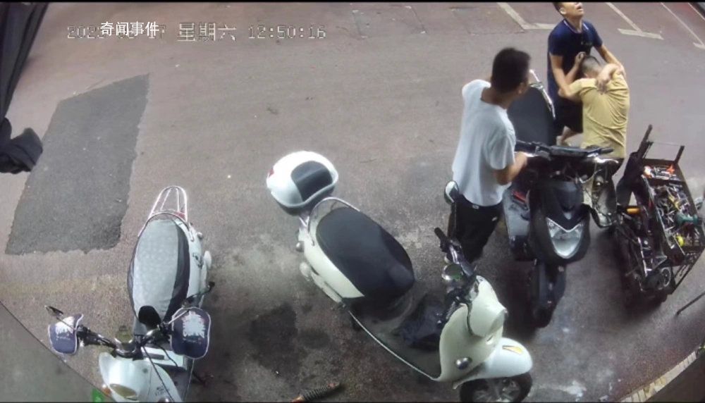 近2斤重冰塊從高空墜下砸傷男子 目前手還是抬不起來