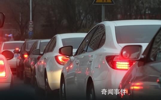 端午節有多堵?開車1小時僅走1公里