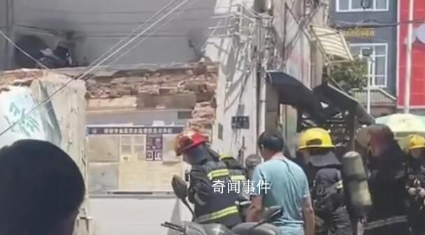 河南一房屋爆炸坍塌:4人被埋已救出