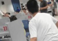 高考查分場面代入感太強 幾家歡樂幾家愁