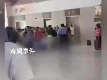 男子高鐵站持刀刺2人致1死 警方：已到現(xiàn)場(chǎng)處置