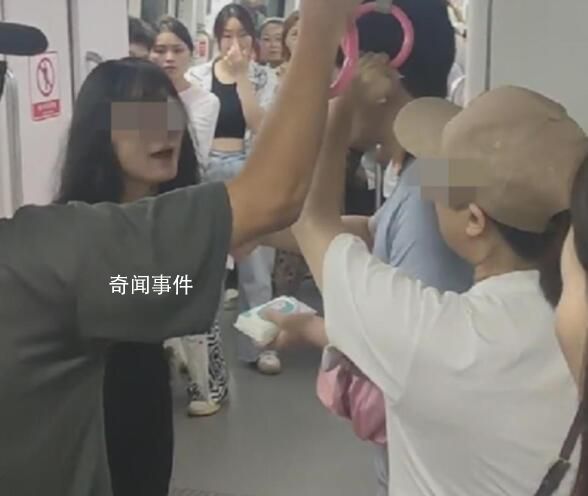 女孩被疑偷拍遭打傷 警方已立案