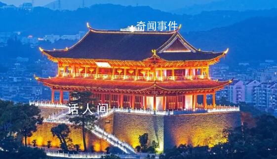 福州鎮海樓主打一個陪伴 網友稱：鎮海樓看你的了