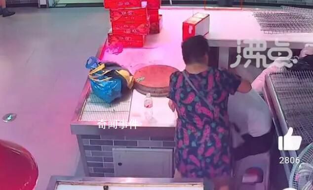 大媽誤以老板中暑為其刮痧10分鐘 大家怎么看待這件事呢