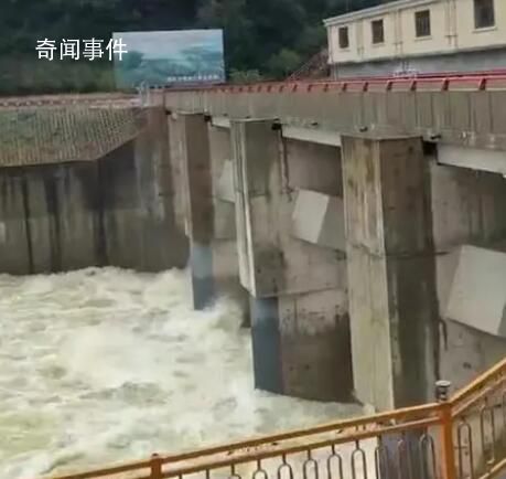 五常水庫泄洪 村民連夜趕牛撤離