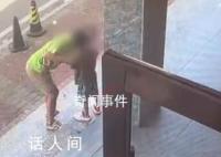 酒店廣告牌有房被小孩改成有尸 這究竟是怎么回事