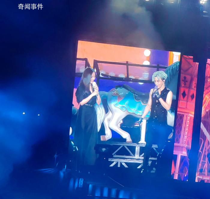張靚穎驚喜亮相薛之謙演唱會(huì) 合唱歌曲太可以