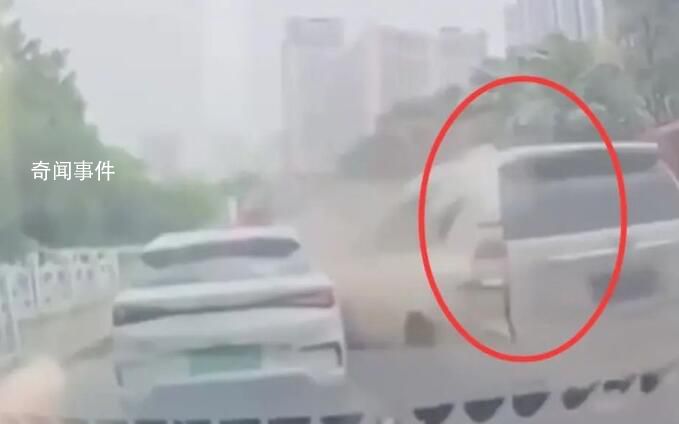 suv亂撞多車 親歷者:肇事司機在冷笑
