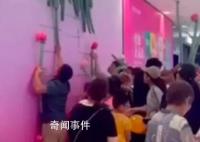 女子在朋友家中縱火身亡 損失誰(shuí)來(lái)賠