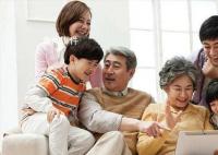 “臨時(shí)兒女”從業(yè)者月入過(guò)萬(wàn) 你想嘗試做臨時(shí)兒女嗎